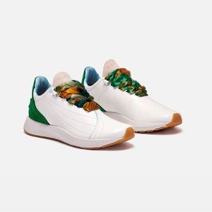 Like New Saysh running shoes / sneakers